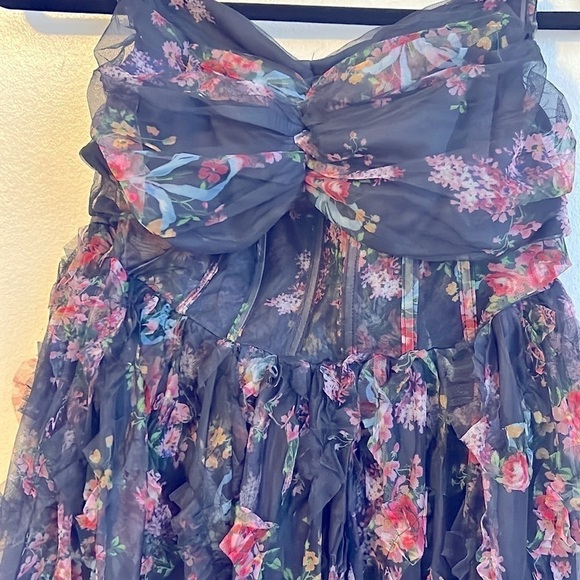 Formal Strapless Dress, Great for a Wedding or a Party ! - Picture 4 of 6